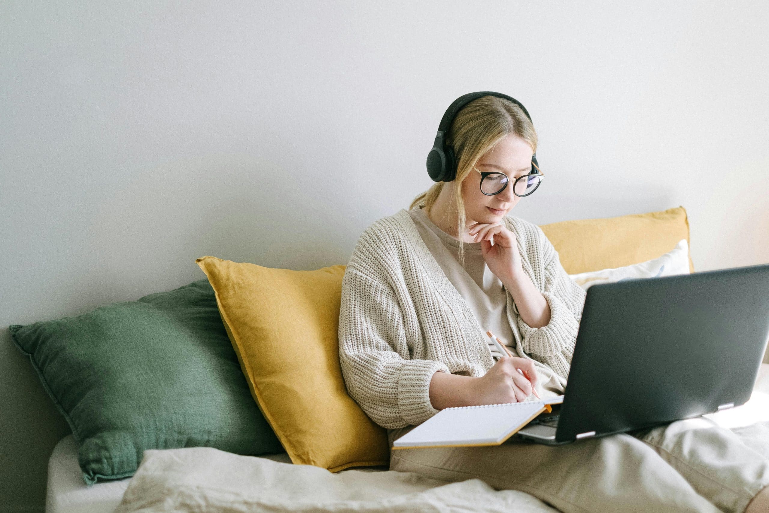 How to Track Online Price Drops Like a Pro: Smart Shopping Guide 2025